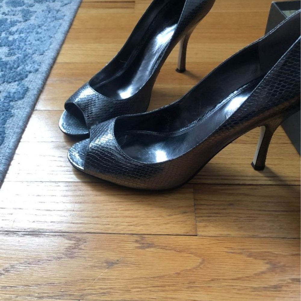 Enzo Angiolini Size 9 Peep Toe Heels